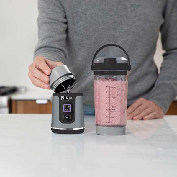 Ninja CREAMi Ice Cream & Frozen Dessert Maker & Ninja Blast - Bundel