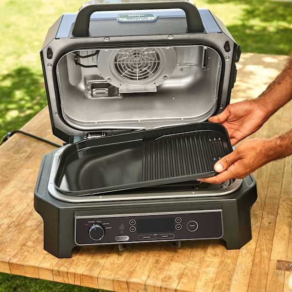 Ninja Woodfire Pro XL Electric BBQ Grill & Smoker (OG850EU) - bundel inclusief Standaard en Afdekhoes